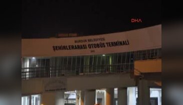 Yolcu otobüsü peronda yandı