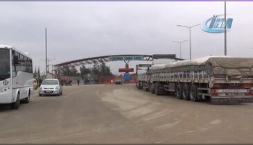 Öncüpınar Sınır Kapısı'nda yardım tırı yoğunluğu