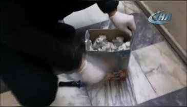 Bisküvi kutusundan 3 kilo 325 gram marok esrar çıktı