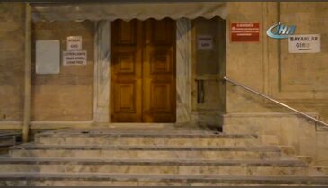 Tarihi eser diye cami kapısının kollarını çaldılar