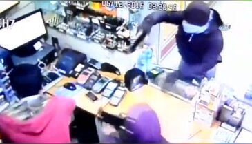 Önce güvenlik kamerasına sonra polise yakalandılar