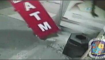 ATM'yi yerinden söktüler!