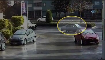 İzmir'de teröristlerin kullandığı araçlar kamerada