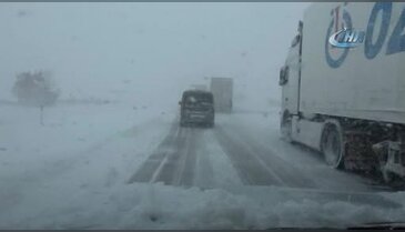 Bursa-İzmir yolu 4.5 saattir kapalı, konvoy 40 kilometreye ulaştı