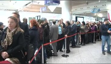 Atatürk Havalimanı'nda yolcuların bekleyişi sürüyor