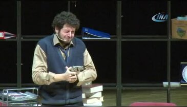 Kur'an-ı Kerim'i sanatla anlatan oyun seyirci karşısına çıktı