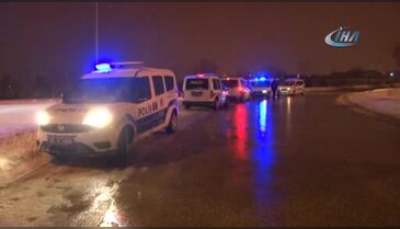 Dur ihtarına uymayarak ters yönden giden sürücü polisi alarma geçirdi