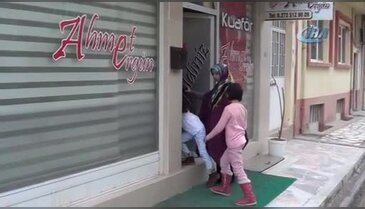 9 yaşındaki kız saçlarını kanser hastalarına bağışladı
