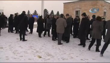 Bakan Çavuşoğlu ve büyükelçiler Antıkabir'de