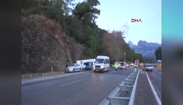 Antalya'da otel servisi kaza yaptı: 16 yaralı