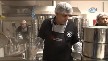 İstanbul Ümraniye'de bin yüz kişiye sıcak yemek
