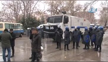 Meclis önünde 'Anayasa' arbedesi