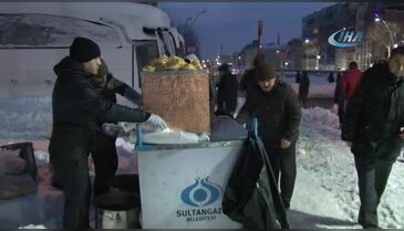 Soğuk havada Sultangazililer içini sıcak çorba ile ısıttı