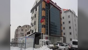 Bursa'da ikizlerden geriye yaptıkları kardan adam ve terlikler kaldı