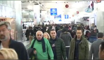 Atatürk Havalimanı'nda kar temizliği başladı