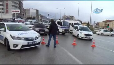 Denizli'de kar yağışına zeybekli kutlama