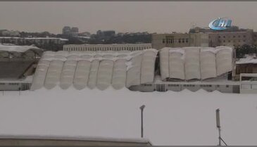 İTÜ'nün Maslak'taki stadyumun çatısı yoğun kar nedeniyle çöktü