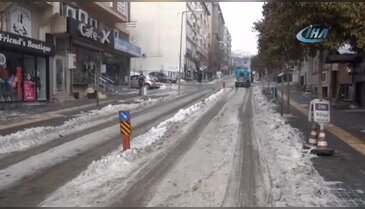 Vatandaşın 'buzlu yol' imtihanı