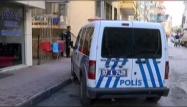 Su tesisatçısı, su basmış evinde ölü bulundu