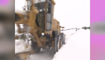 Bursa'da 2 metre karda, hasta yaşlı adamın imdadına koştular
