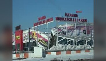 Çorlu çarşısının çatısı çöktü