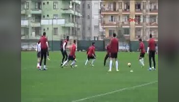 Aytemiz Alanyaspor Başkanı Çavuşoğlu: Sağ beke oyuncu alacağız