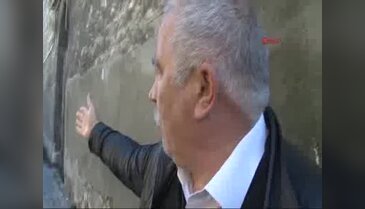 İstanbul'da surların bir kısmı yola çöktü