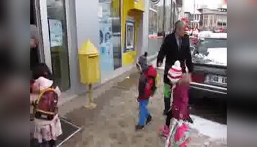Minik öğrencilerden moral mektubu