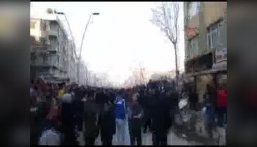 İstanbul'da bina çöktü