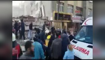 İstanbul'da bina çöktü - 2