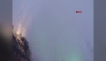 TSK, karda mahsur kalan 2 kişinin kurtarılma görüntülerini paylaştı