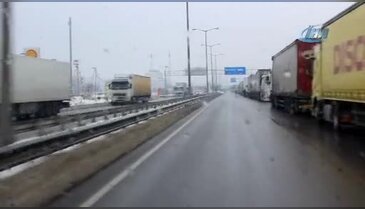 Edirne Belediyesinden tır şoförlerine kumanya desteği