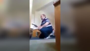 Kuran Kursu'nda küçük çocuğa terlikle dayak!