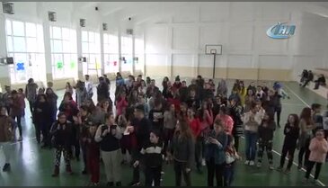 Engelli öğrenciler 'zumba' yaptı