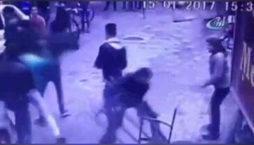 Konya'da Suriyelilerin laf atma kavgası: 1 yaralı