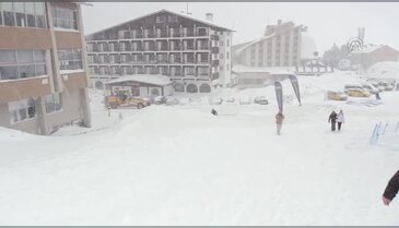 Bursa Uludağ'da kar kalınlığı 2 metre