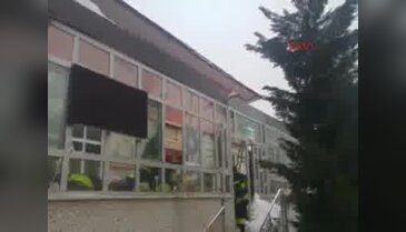 Konya'da cami çatısı çöktü