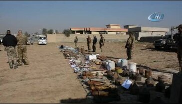 Irak ordusu Musul'da DEAŞ'a ait mühimmatları temizliyor