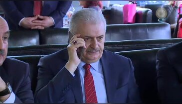 Başbakan Yıldırım üniversitelilerle buluştu