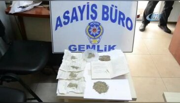 Bursa'da çocuk eğitimi kitapları içinde uyuşturucu satışı