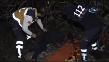 Bursa'da otobüs durağına çarpıp, boş araziye yuvarlandı