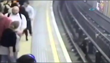Londra metrosunda korkunç olay