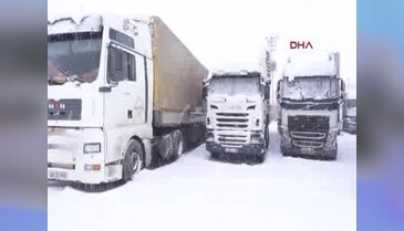 Tendürek Dağı geçişi kardan kapandı TIR'lar mahsur kaldı