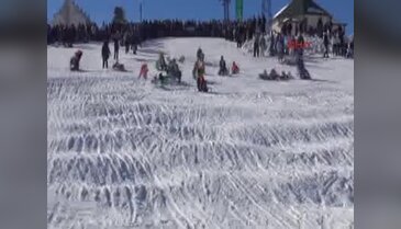 Bursa Uludağ'da nefes kesen snowboard gösterisi