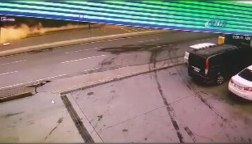 Beyoğlu'nda bina çöktü: 2 yaralı