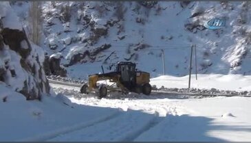 Yolu kapanan köyde kalan hasta için operasyon