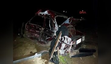 TIR ile çarpışan otomobildeki 3 kişi öldü