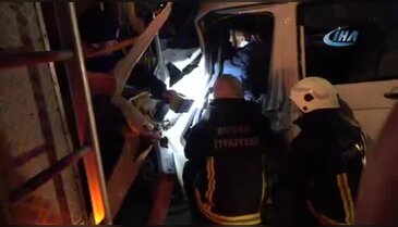 Bursa'da can pazarı! Alkollü kamyonet sürücüsü TIR'a çarptı