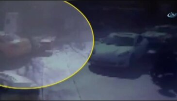 İstanbul'da motosiklet kazası kamerada