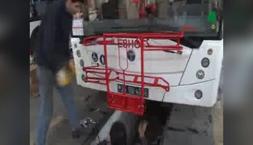 İzmir'de bisikletle otobüs yolculuğu başladı